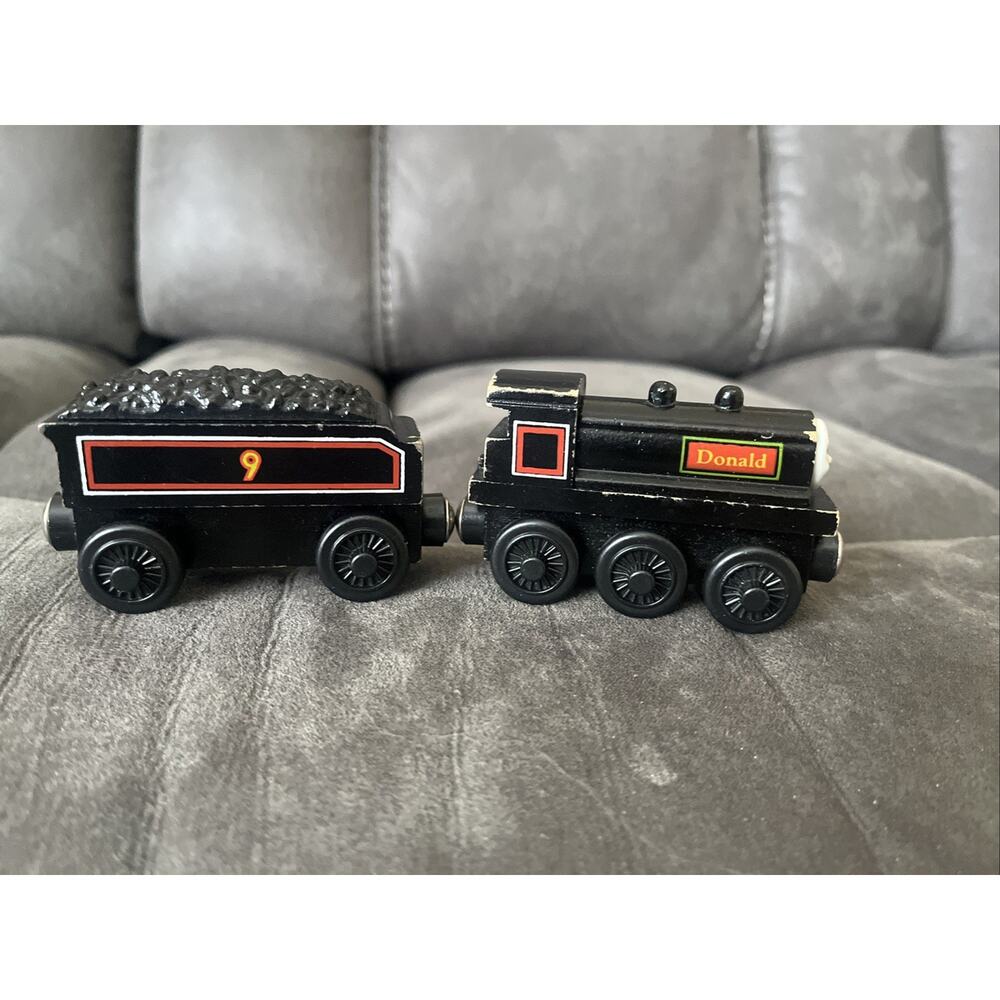 Thomas & Friends Wooden Railway Engine Donald & Tender